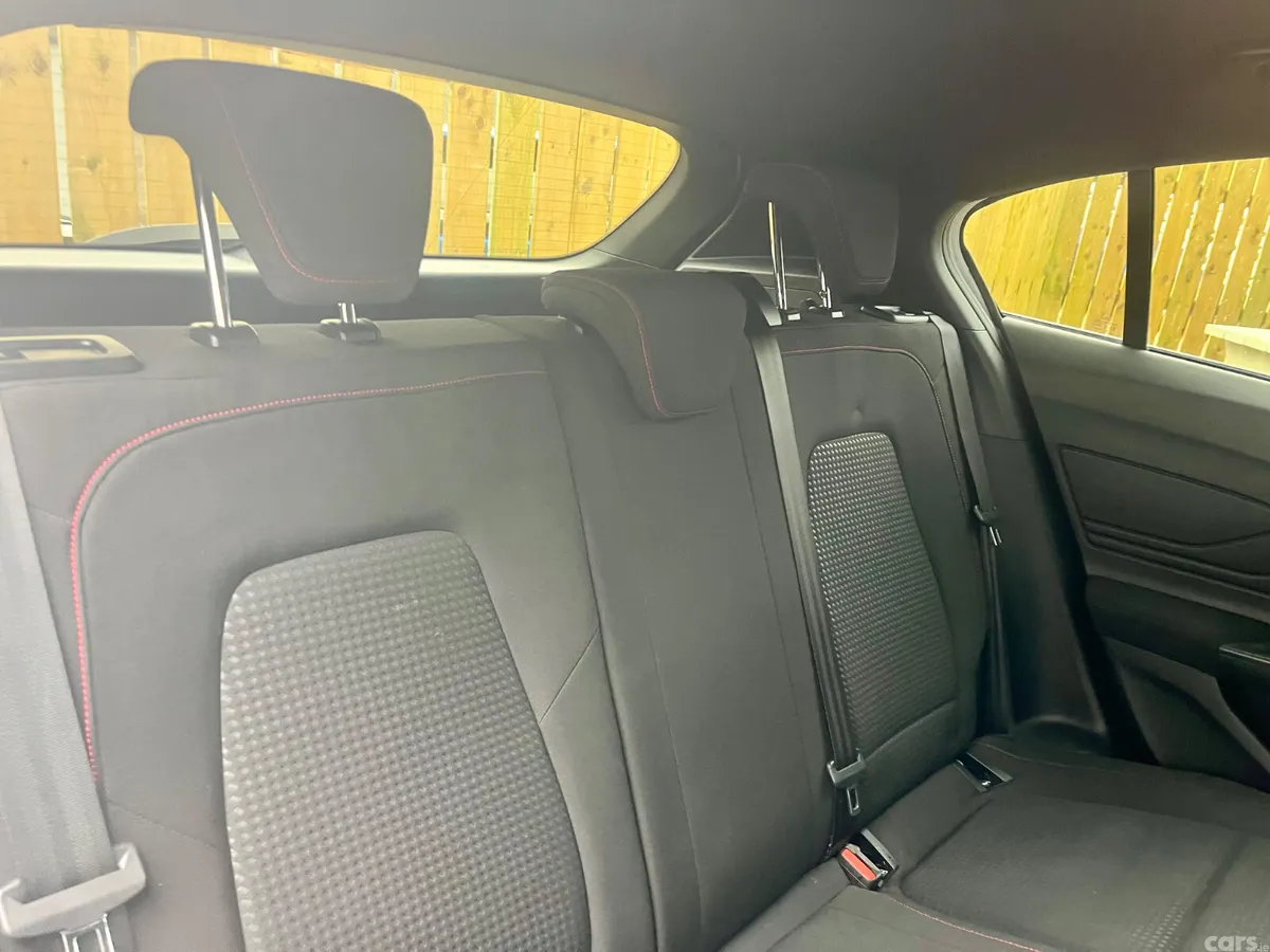 Ford Focus Hatchback, Petrol, 2020, White