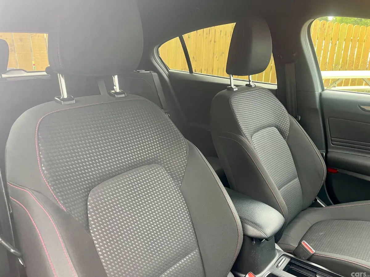 Ford Focus Hatchback, Petrol, 2020, White