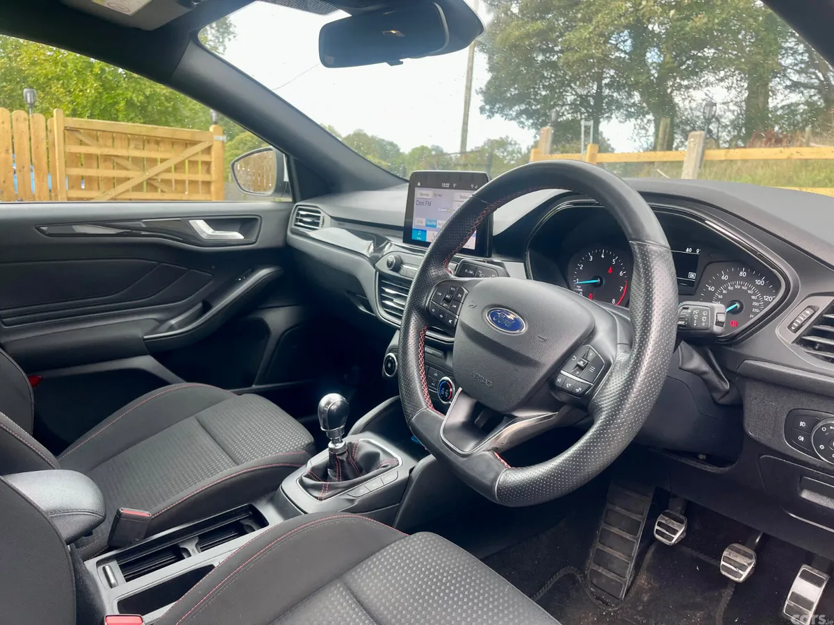 Ford Focus Hatchback, Petrol, 2020, White