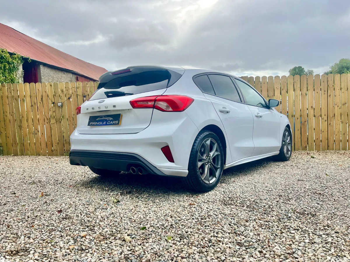 Ford Focus Hatchback, Petrol, 2020, White