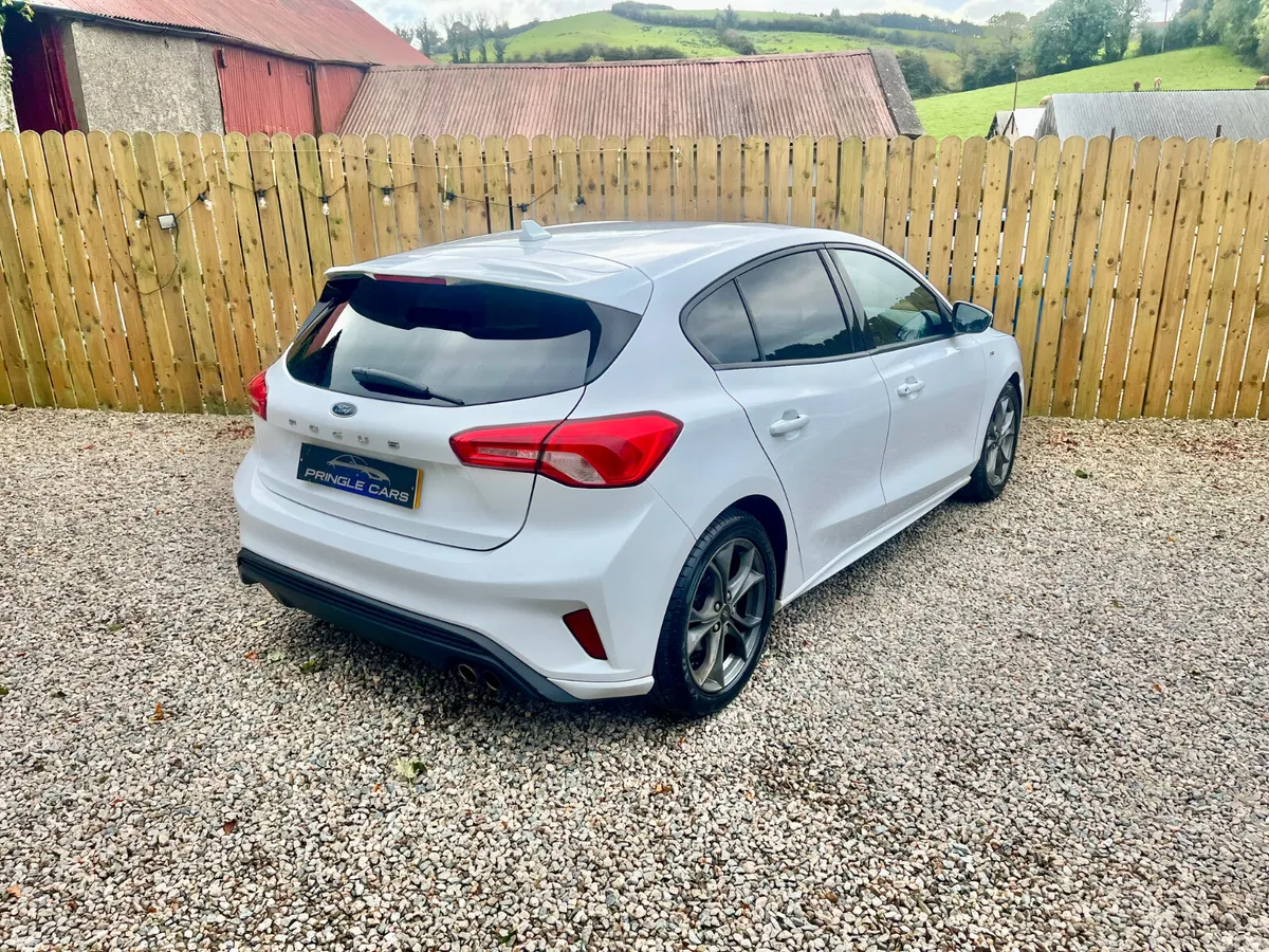 Ford Focus Hatchback, Petrol, 2020, White