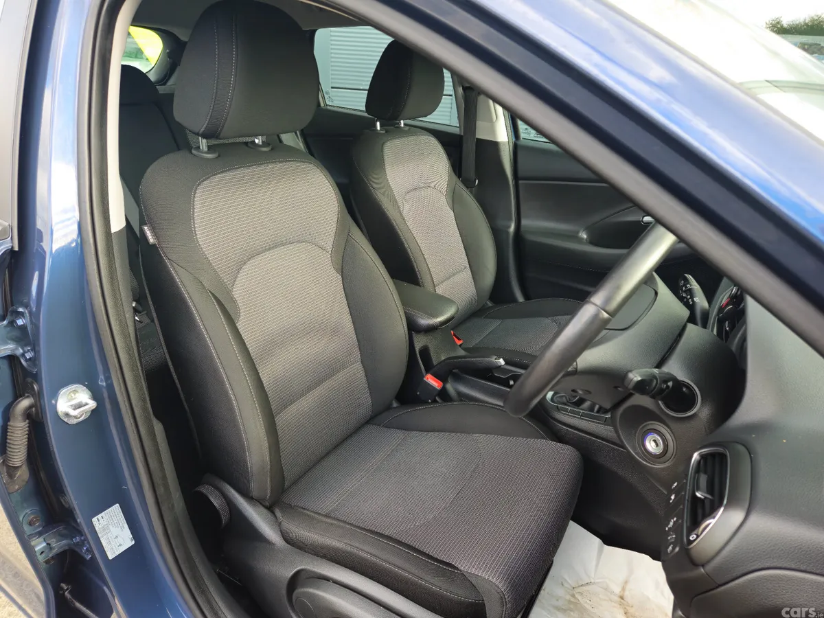Hyundai i30 Hatchback, Petrol, 2017, Blue