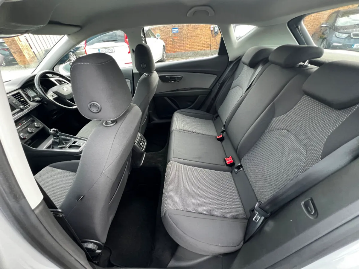SEAT Leon Hatchback, Diesel, 2017, Grey