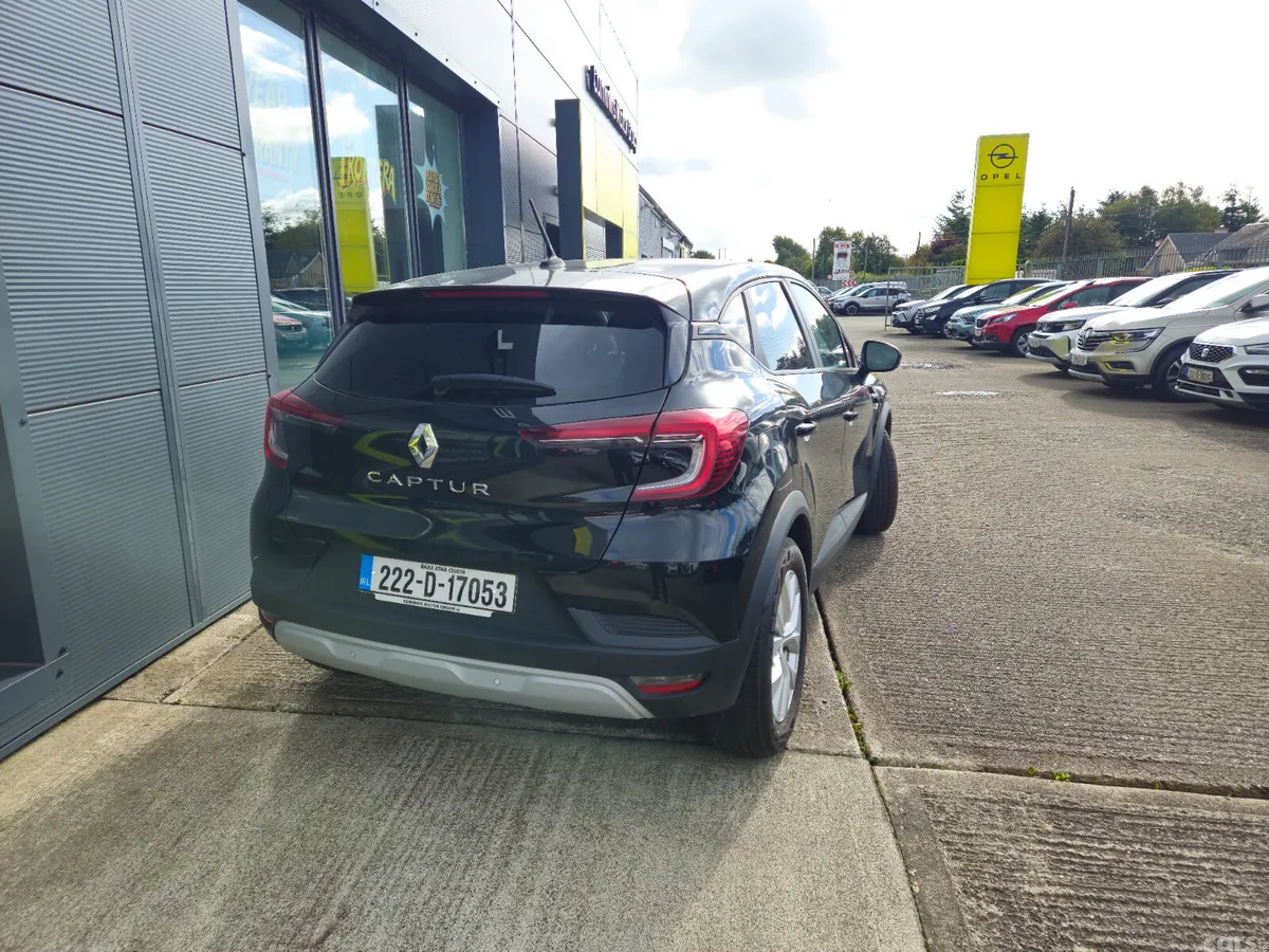 Renault Captur Hatchback, Petrol, 2022, Black