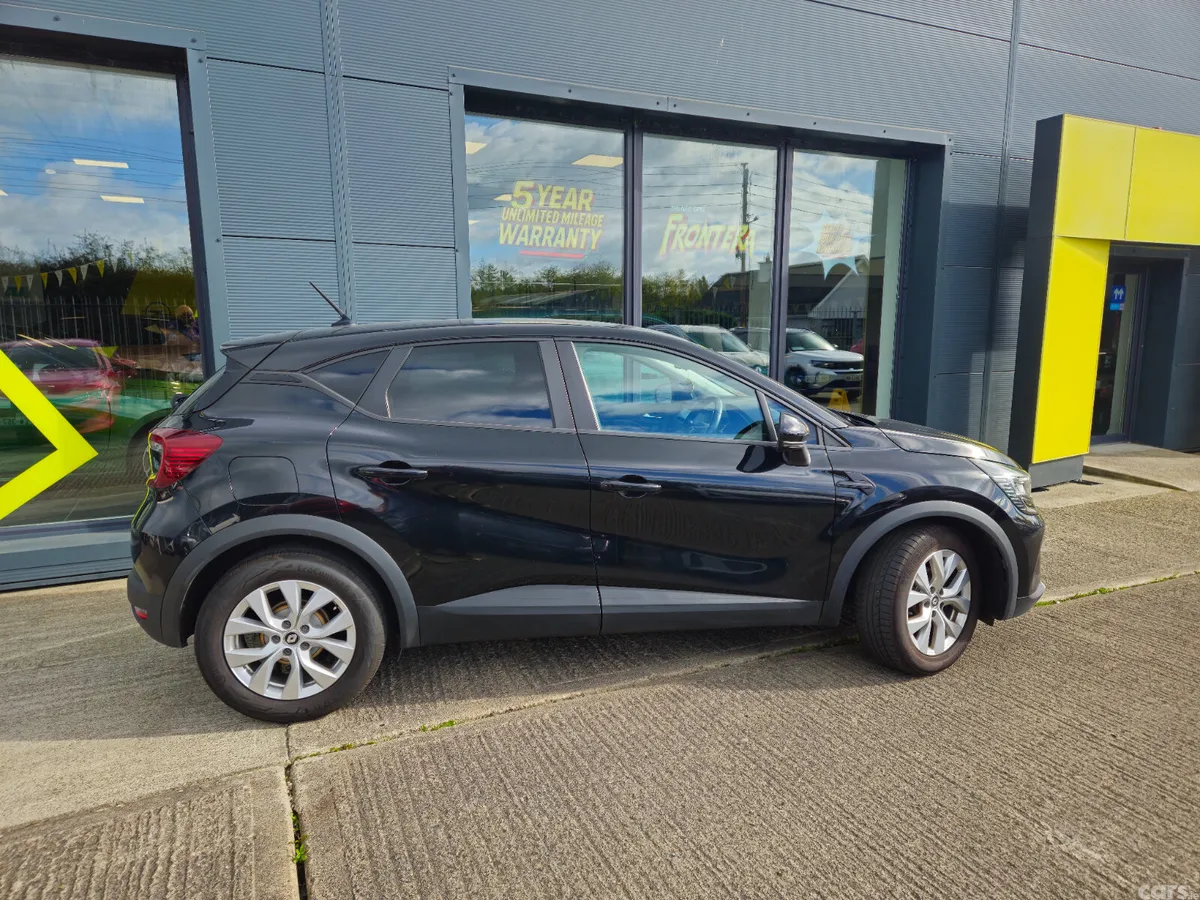 Renault Captur Hatchback, Petrol, 2022, Black
