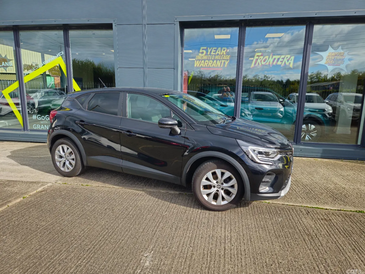 Renault Captur Hatchback, Petrol, 2022, Black