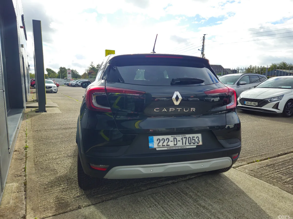 Renault Captur Hatchback, Petrol, 2022, Black