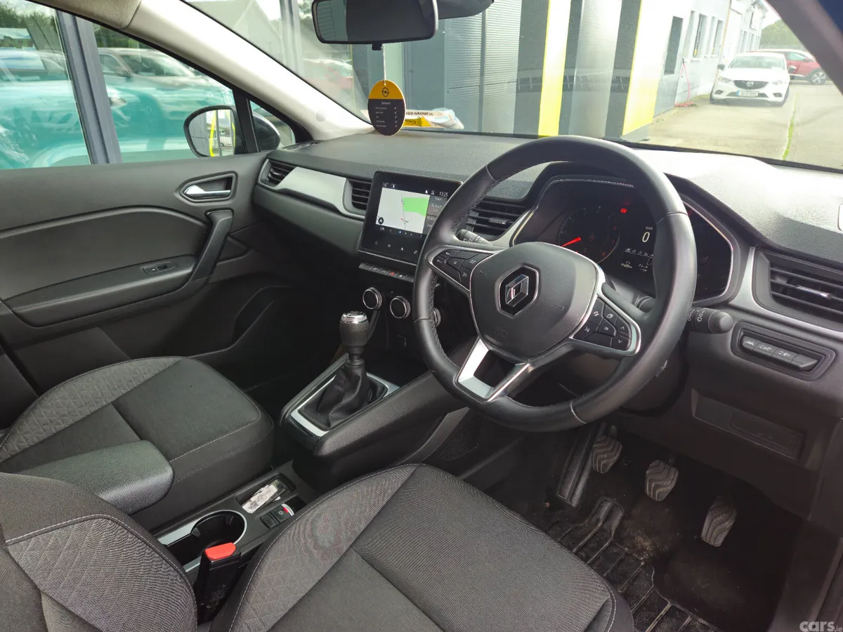 Renault Captur Hatchback, Petrol, 2022, Black