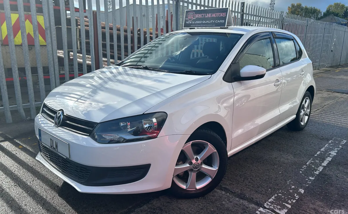 Volkswagen Polo Hatchback, Petrol, 2014, White