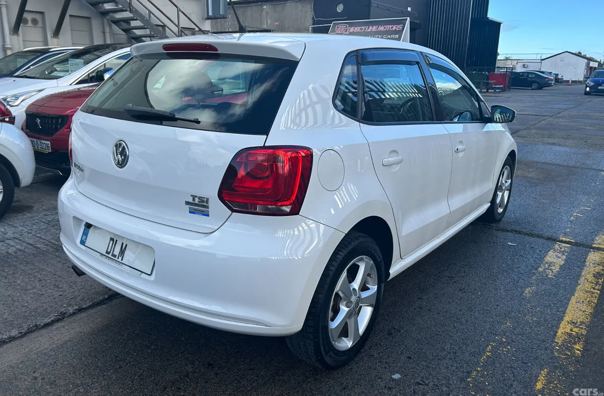 Volkswagen Polo Hatchback, Petrol, 2014, White