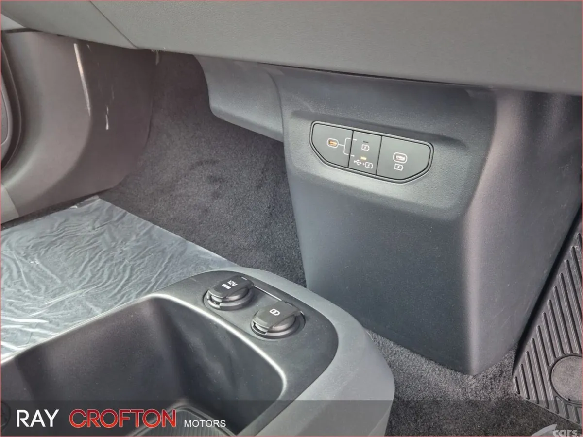 Kia EV6 MPV, Electric, 2026, Black