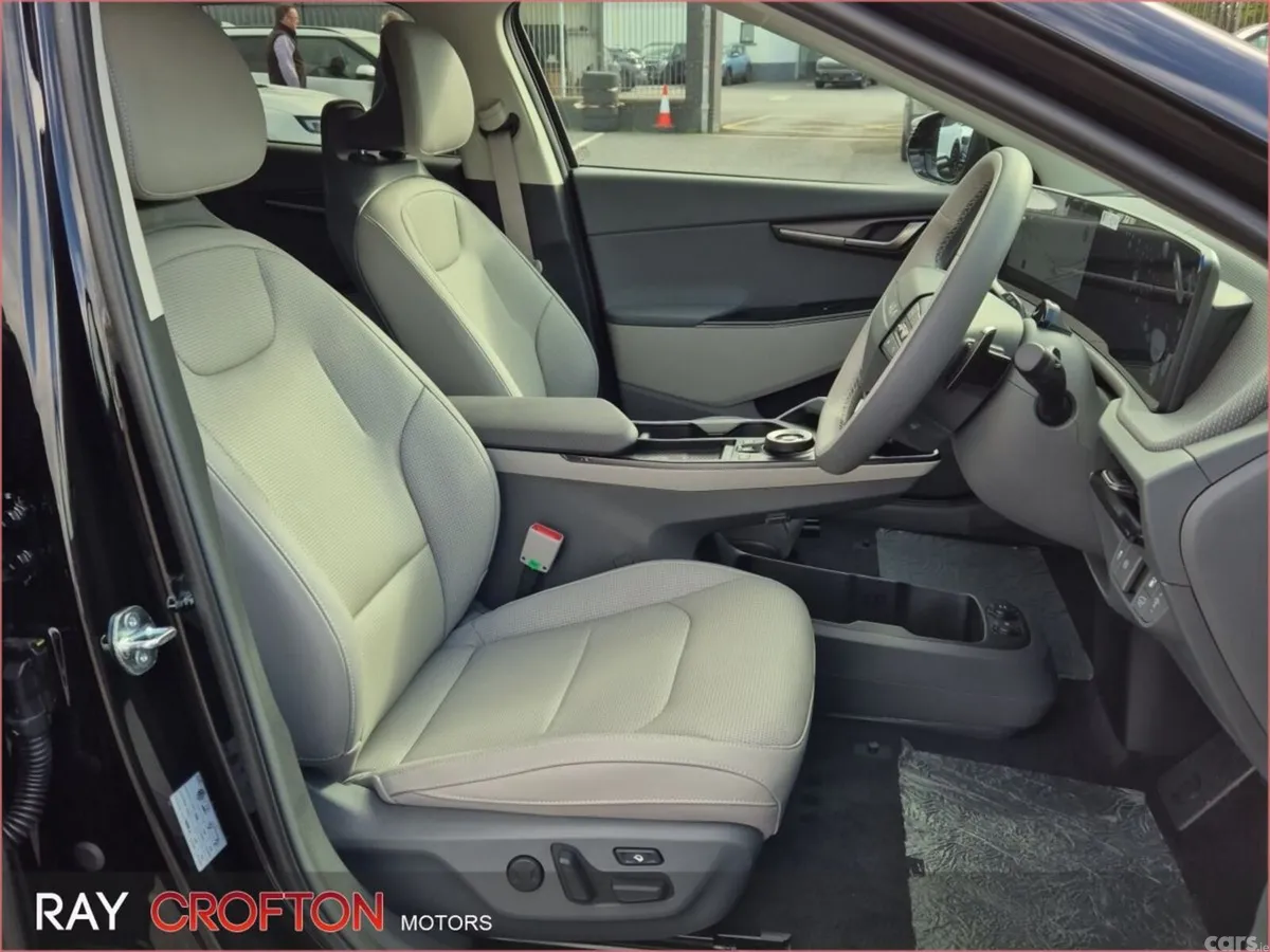 Kia EV6 MPV, Electric, 2026, Black
