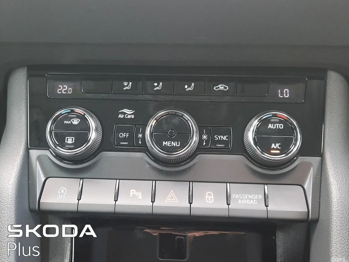 Skoda Karoq SUV, Diesel, 2025, Blue