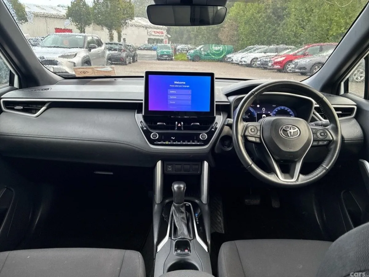 Toyota Corolla Cross Hatchback, Petrol Hybrid, 2024, White