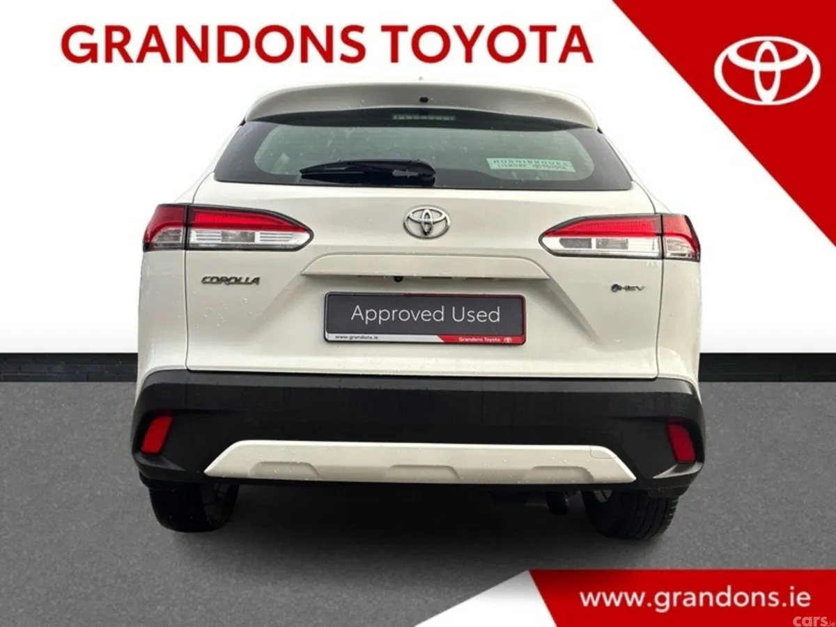 Toyota Corolla Cross Hatchback, Petrol Hybrid, 2024, White