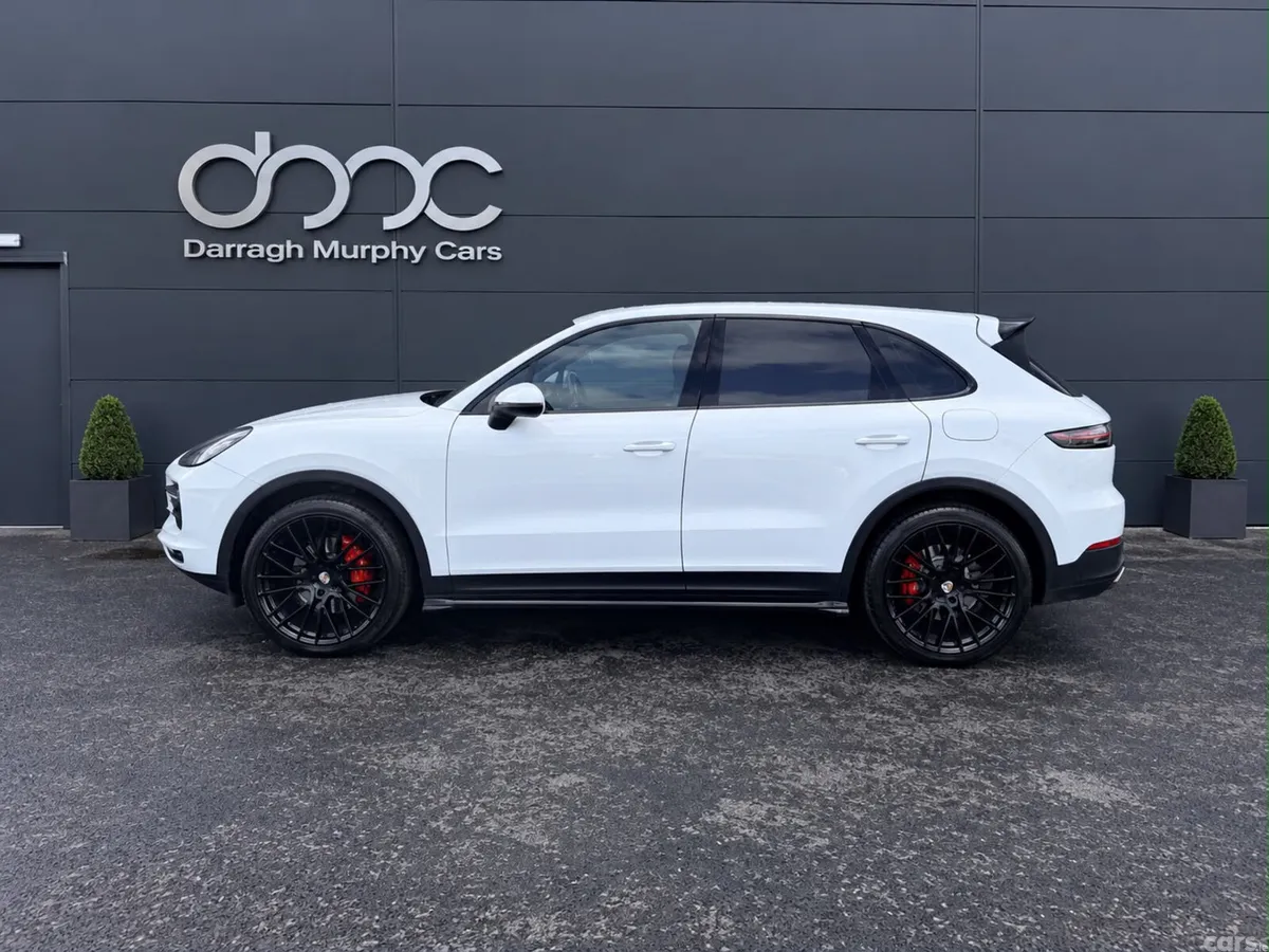 Porsche Cayenne SUV, Petrol Plug-in Hybrid, 2022, White