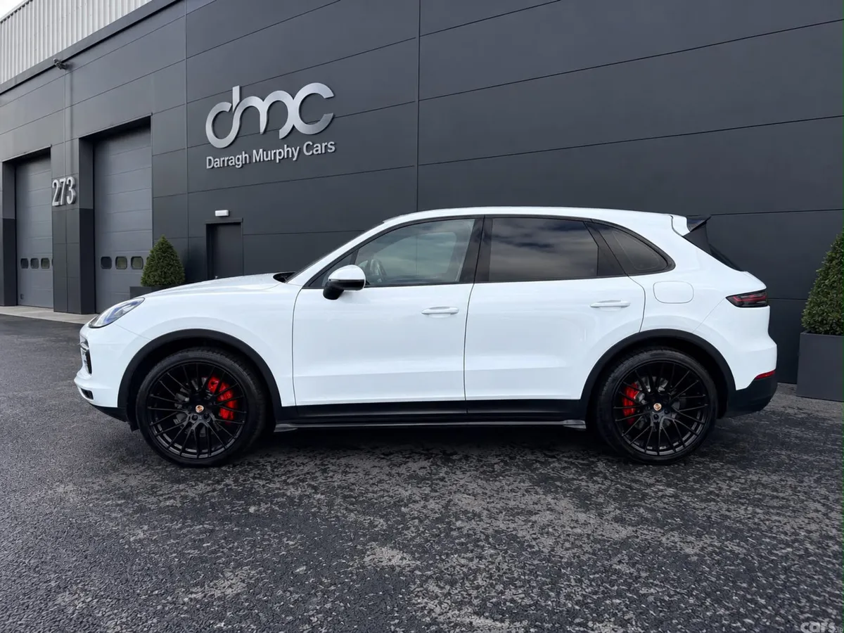 Porsche Cayenne SUV, Petrol Plug-in Hybrid, 2022, White