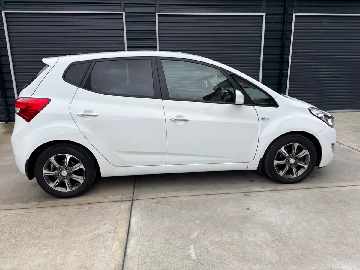 Hyundai ix20 MPV, Petrol, 2020, White