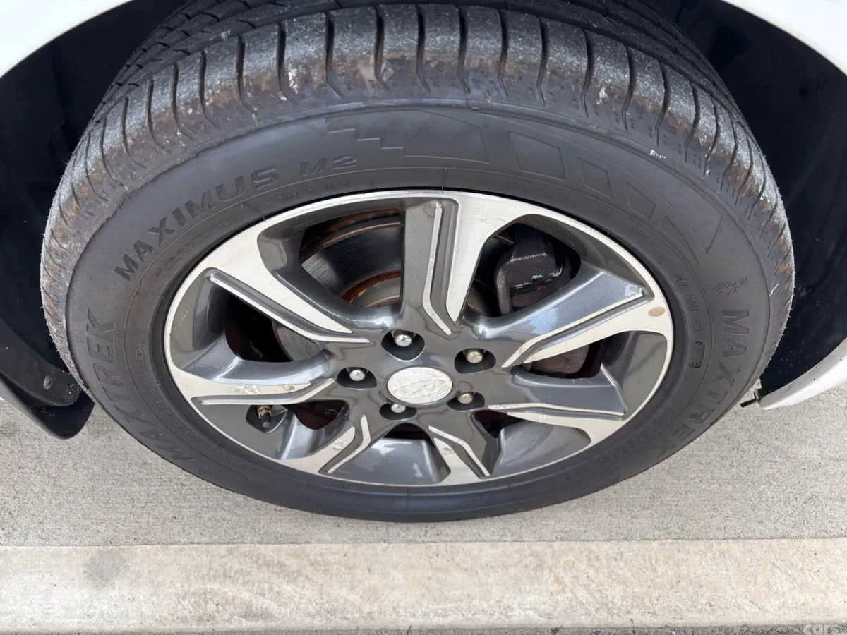 Hyundai ix20 MPV, Petrol, 2020, White