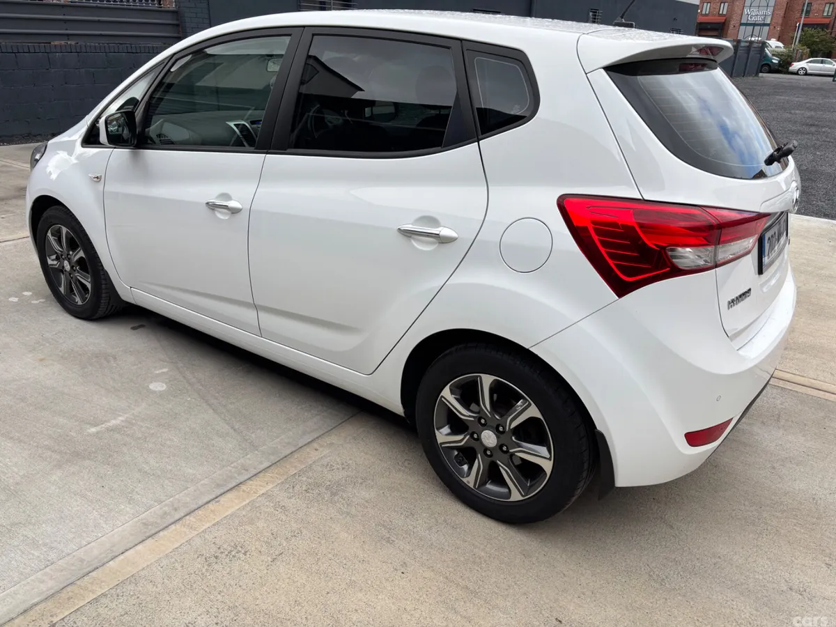 Hyundai ix20 MPV, Petrol, 2020, White
