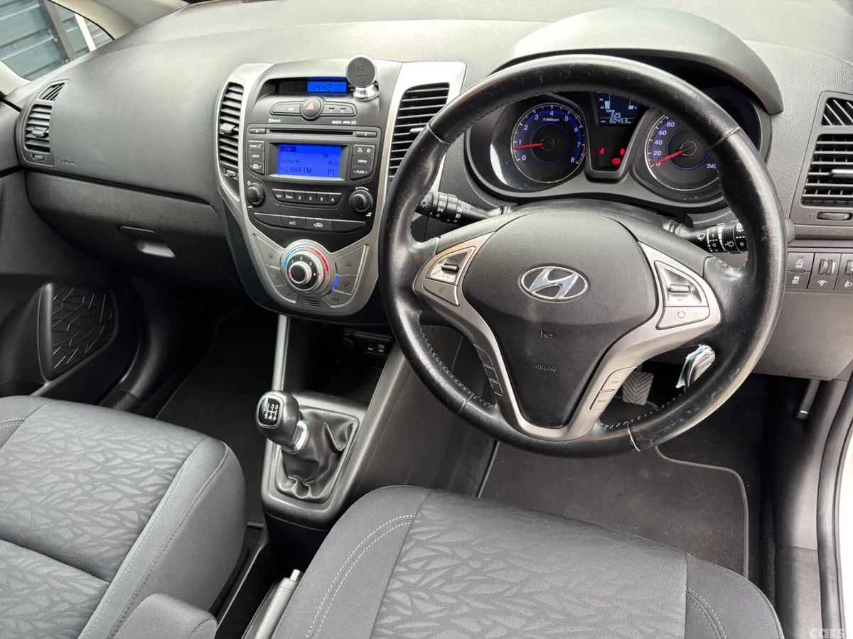Hyundai ix20 MPV, Petrol, 2020, White