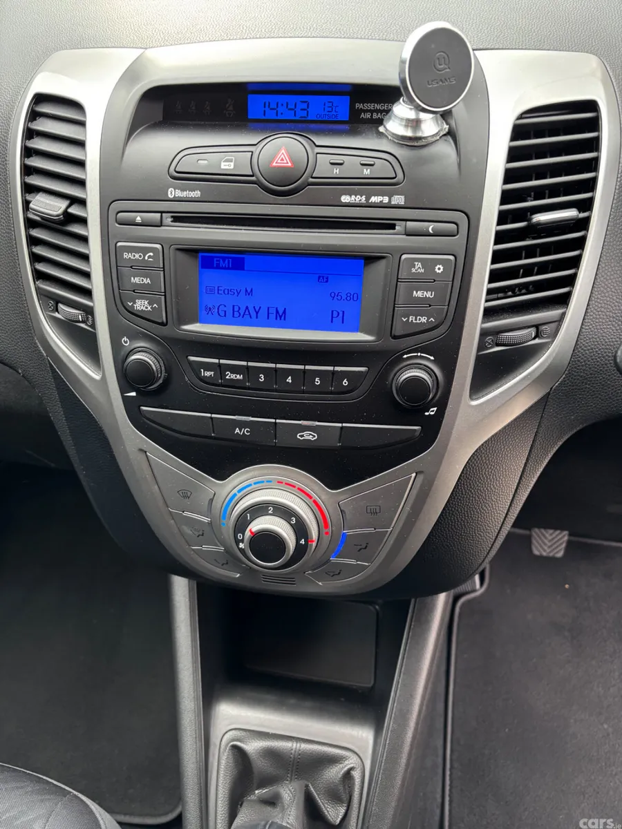 Hyundai ix20 MPV, Petrol, 2020, White
