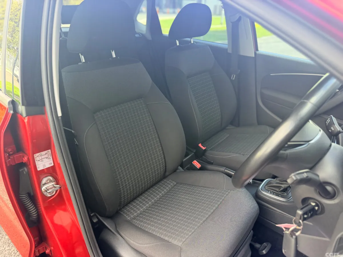 Volkswagen Polo Hatchback, Petrol, 2016, Red