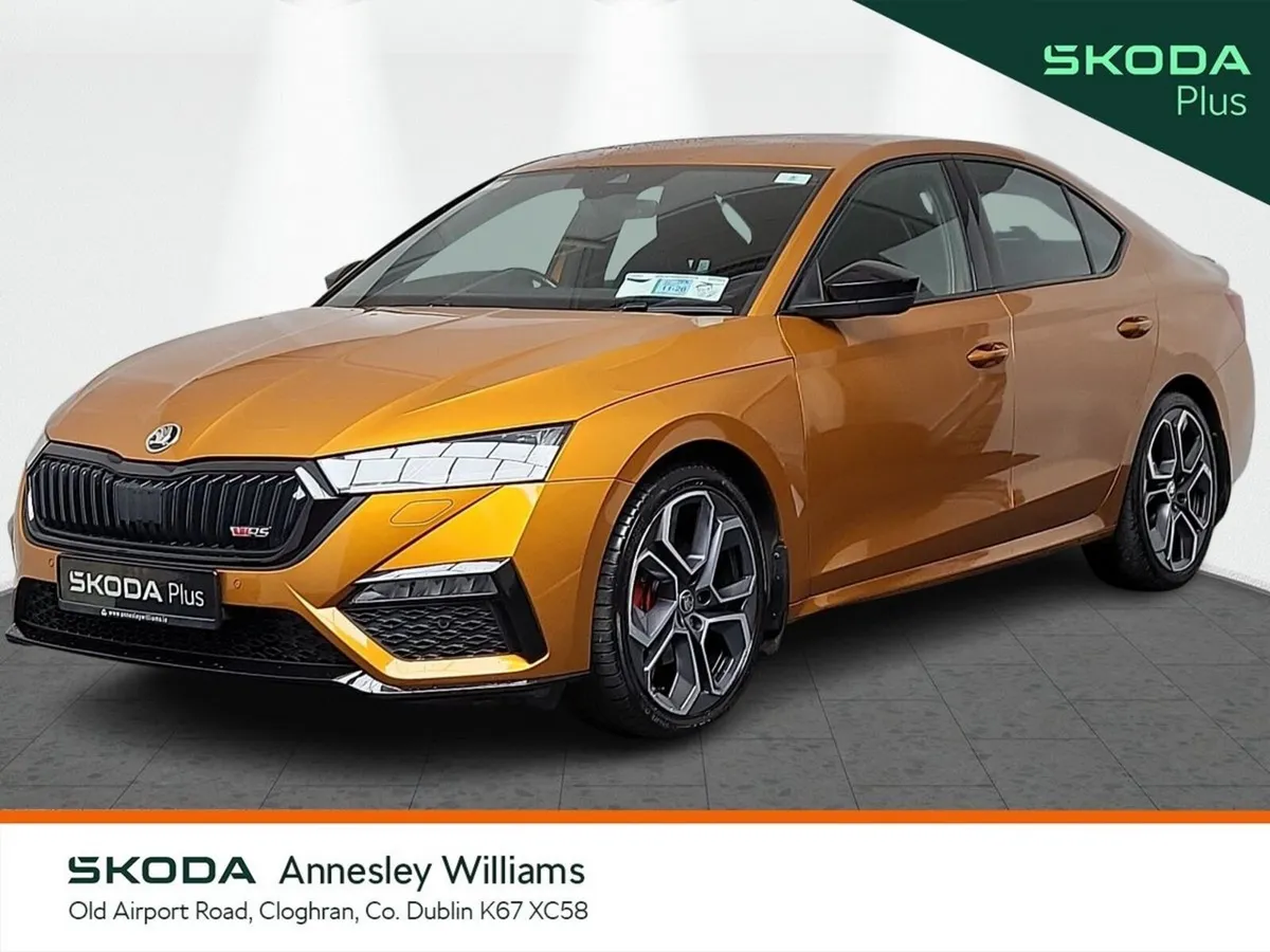 Skoda Octavia Saloon, Diesel, 2024, Orange