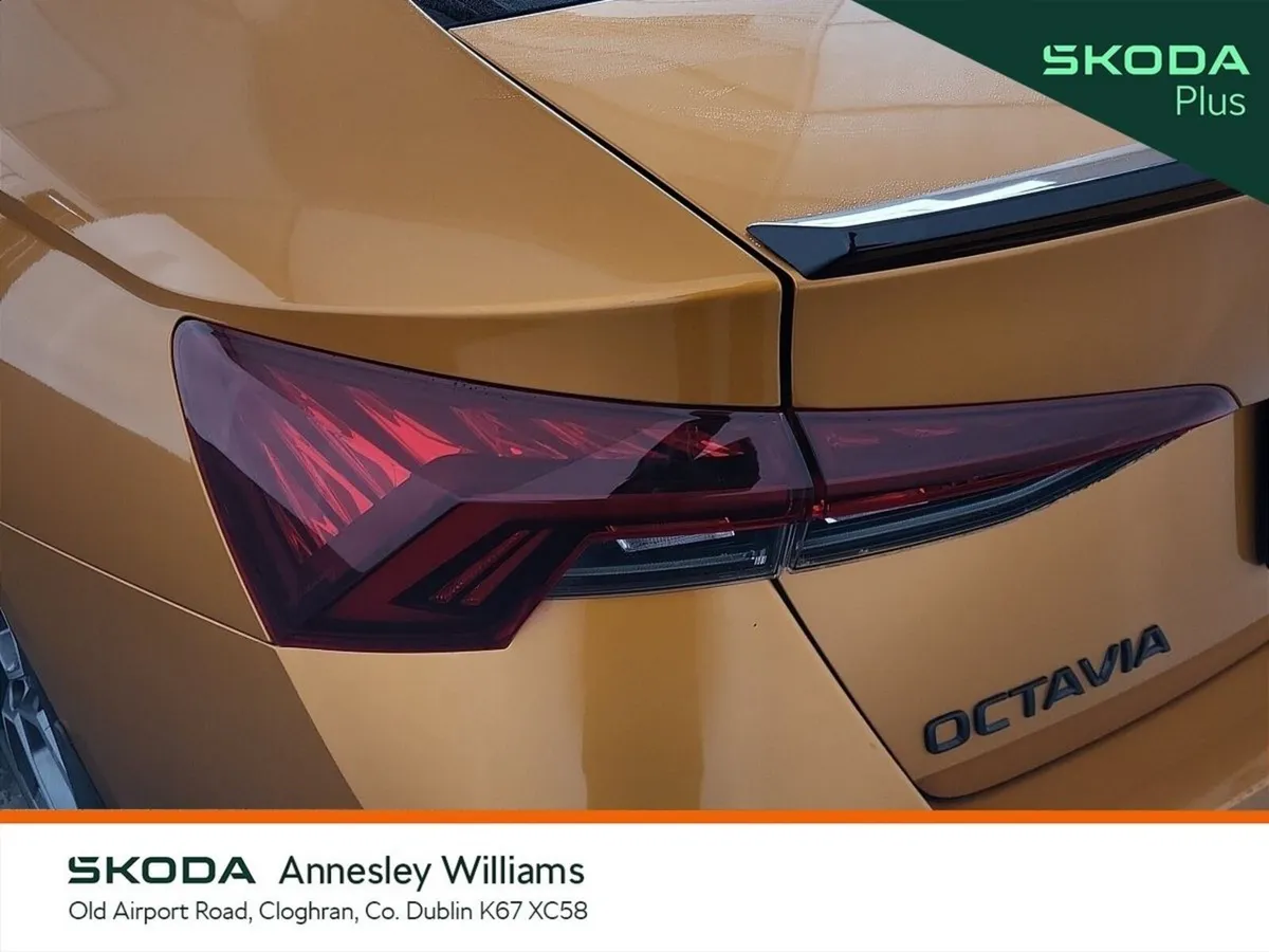 Skoda Octavia Saloon, Diesel, 2024, Orange