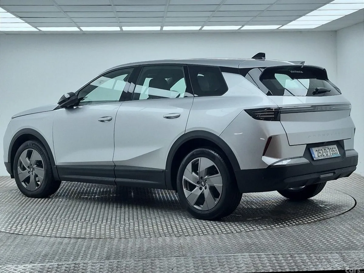 Opel Grandland SUV, Petrol Hybrid, 2025, Silver