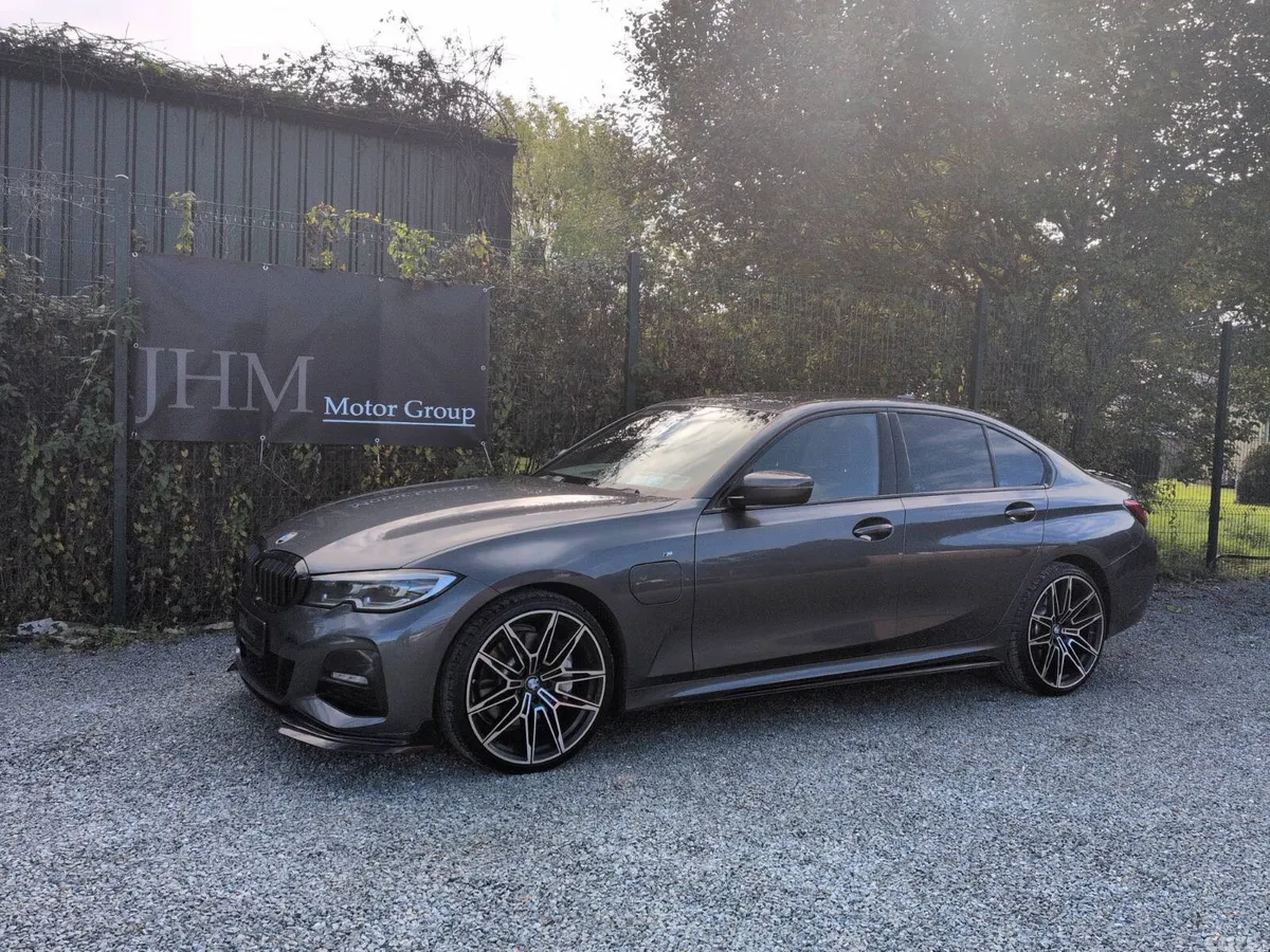 BMW 3-Series Saloon, Petrol Plug-in Hybrid, 2019, Grey