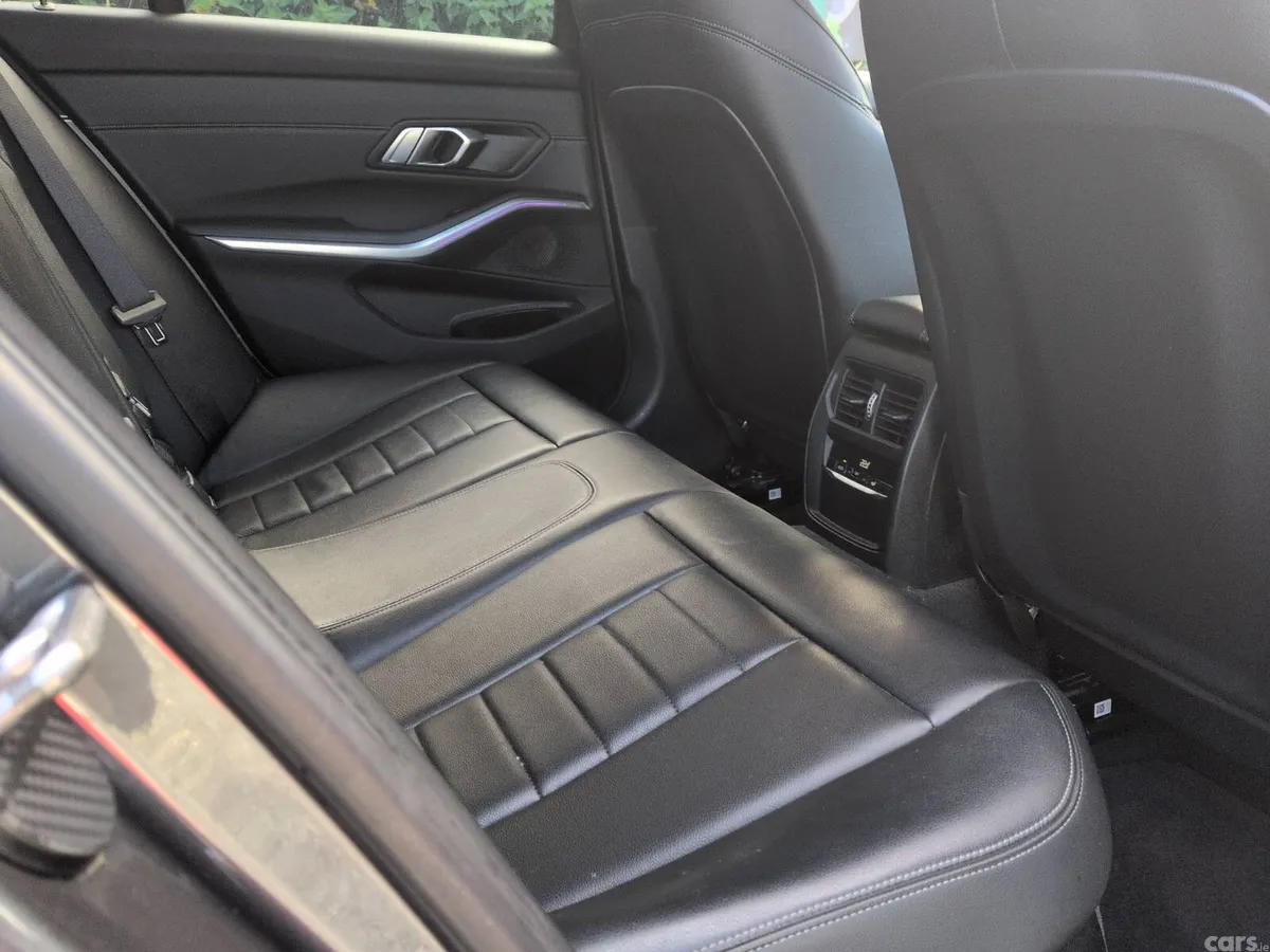 BMW 3-Series Saloon, Petrol Plug-in Hybrid, 2019, Grey