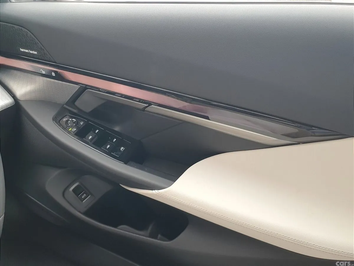 BMW 5-Series Saloon, Petrol Hybrid, 2027, Green