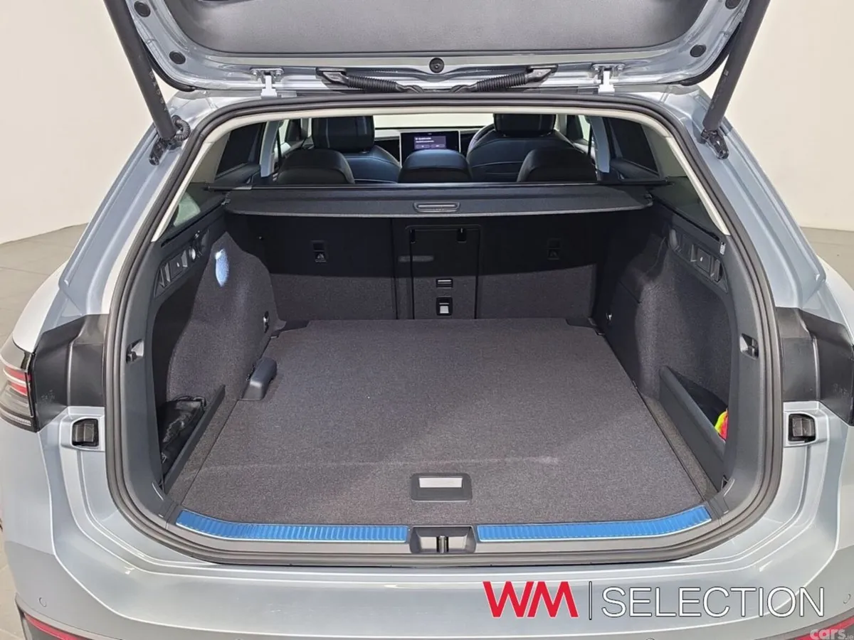 Volkswagen Passat Estate, Diesel, 2026, Grey