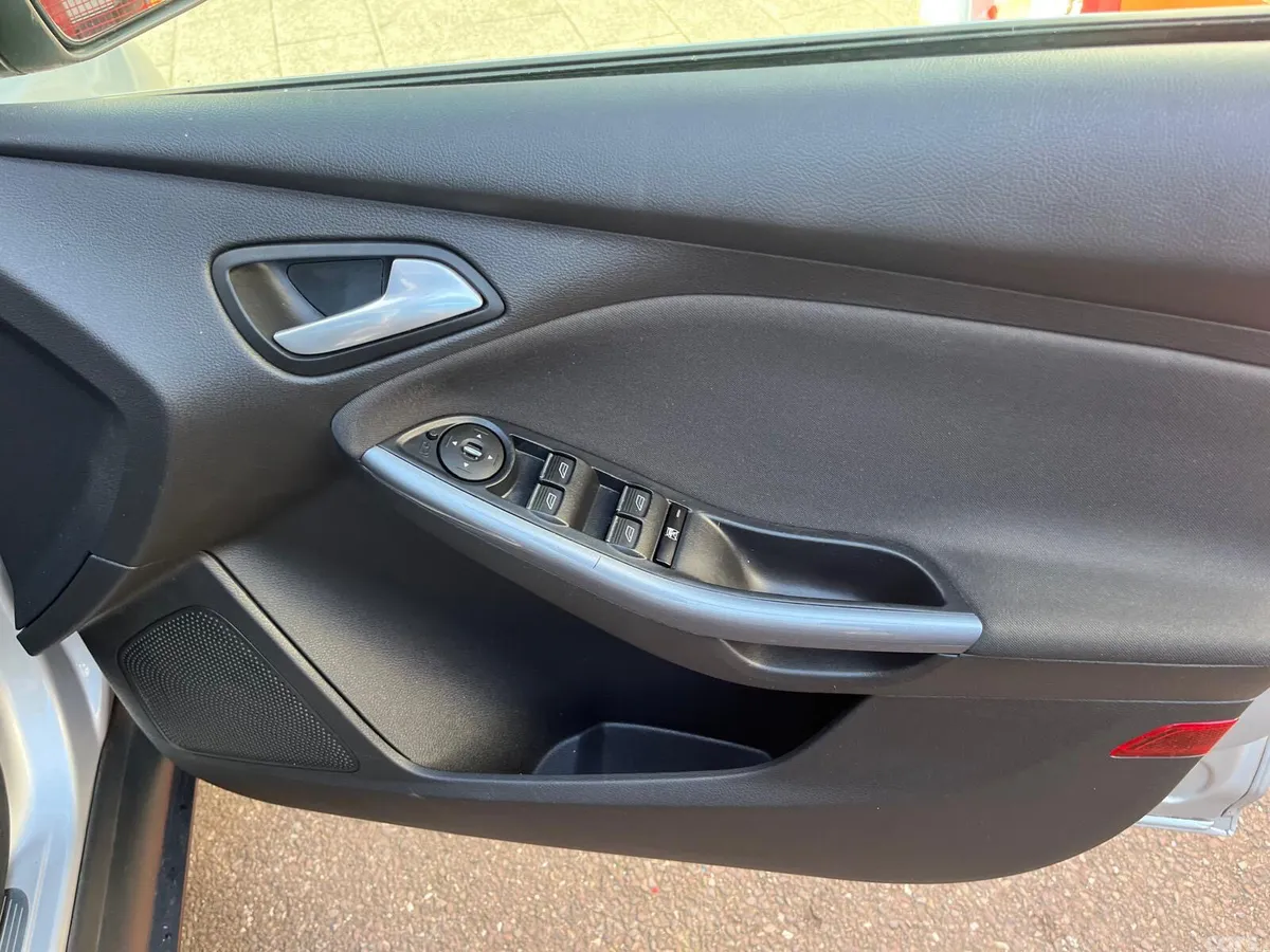 Ford Focus Saloon, Diesel, 2014, Silver