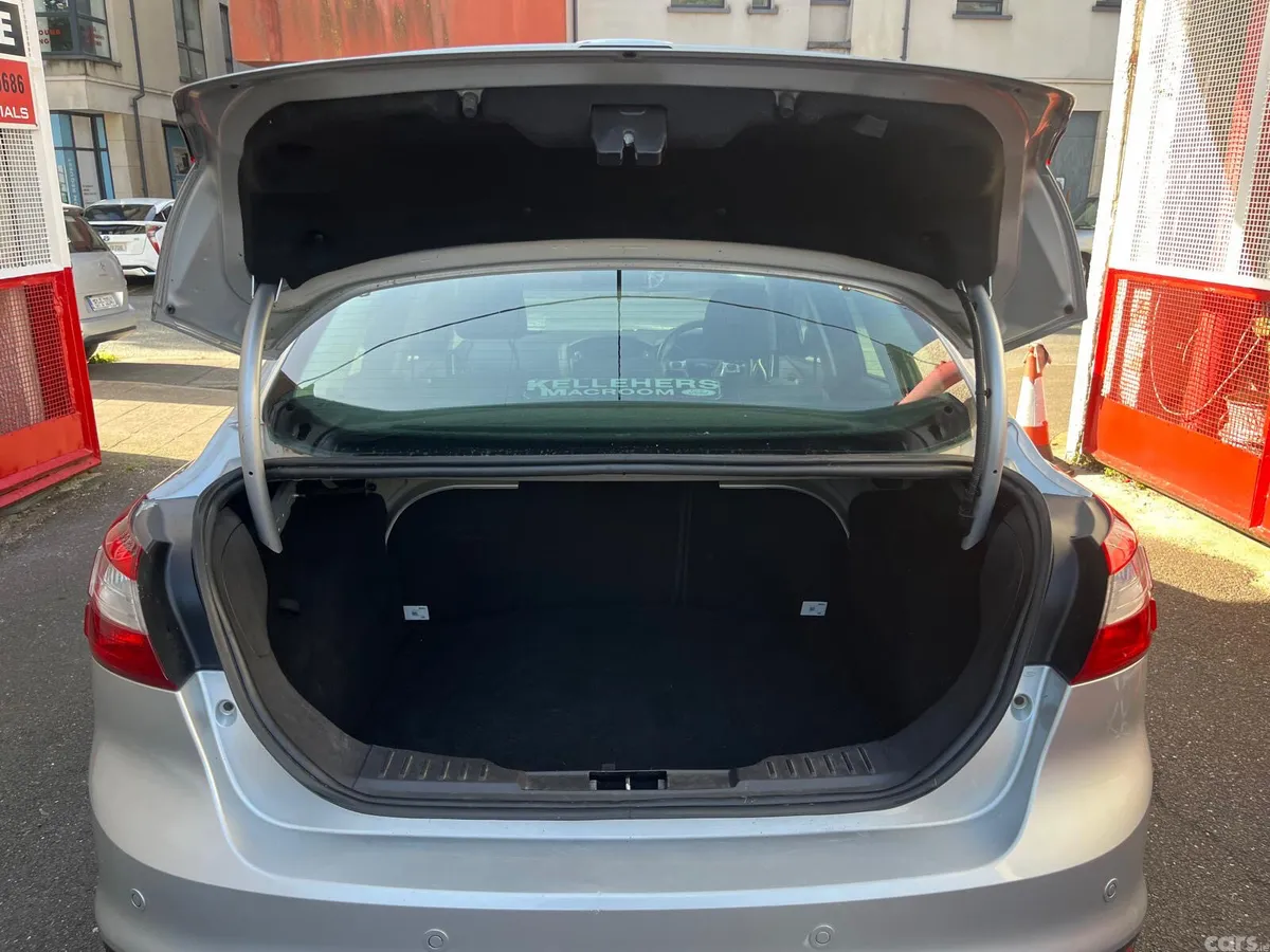 Ford Focus Saloon, Diesel, 2014, Silver