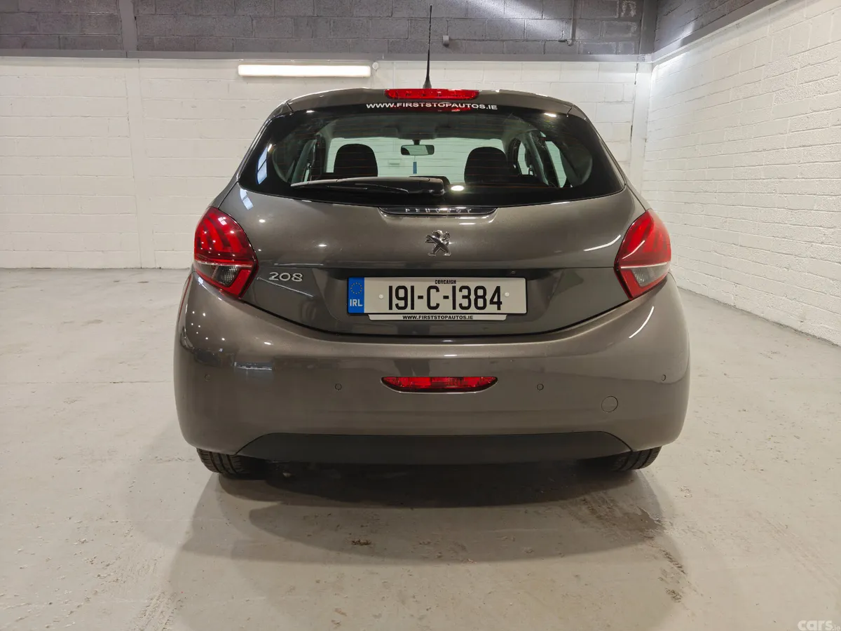 Peugeot 208 Hatchback, Petrol, 2019, Grey