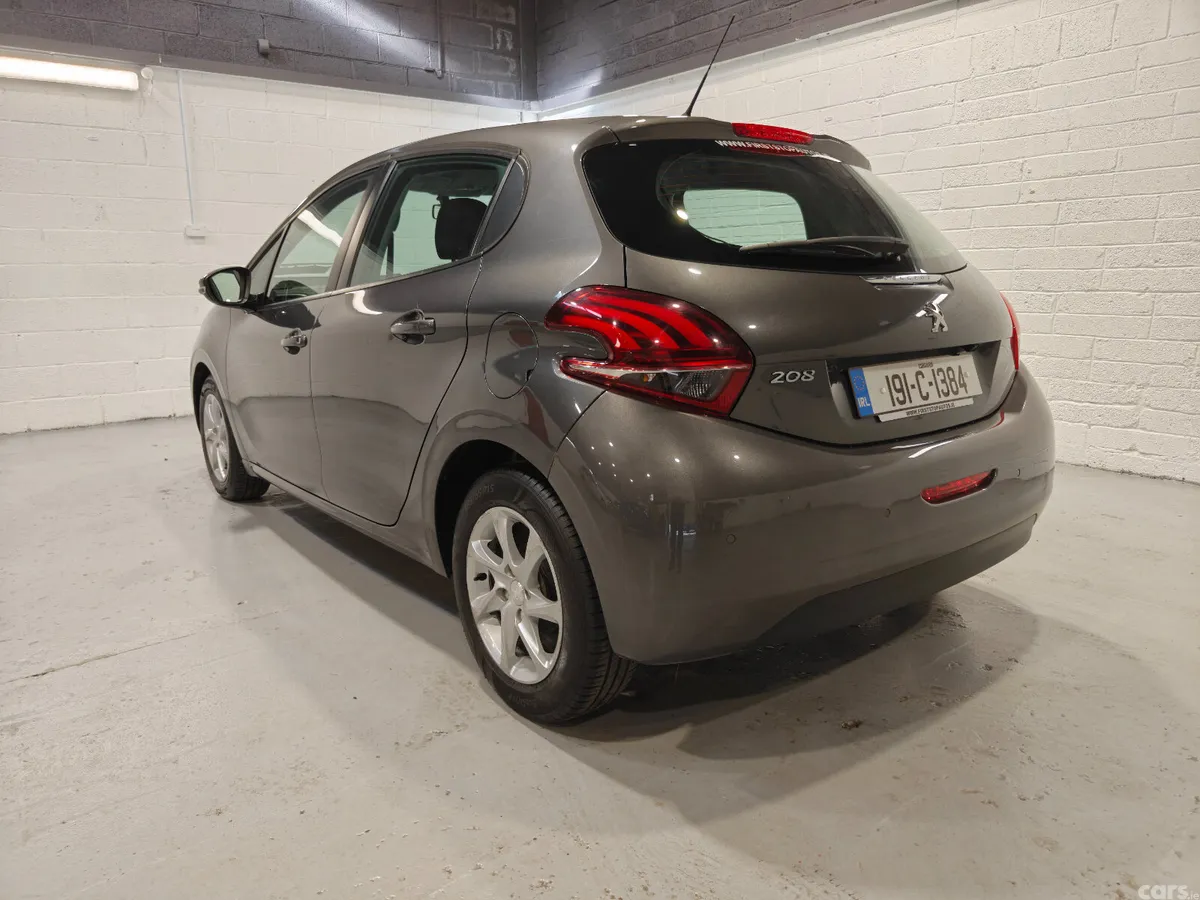 Peugeot 208 Hatchback, Petrol, 2019, Grey