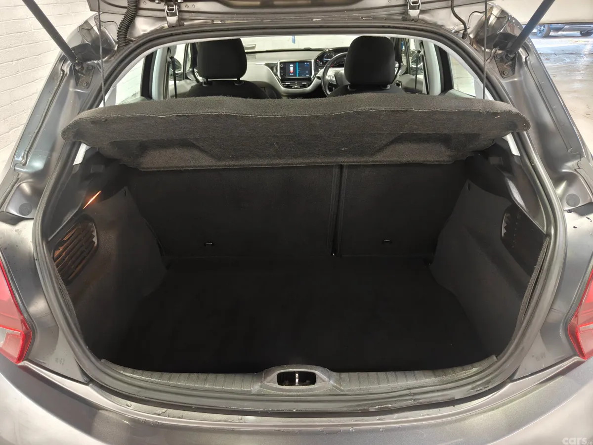 Peugeot 208 Hatchback, Petrol, 2019, Grey