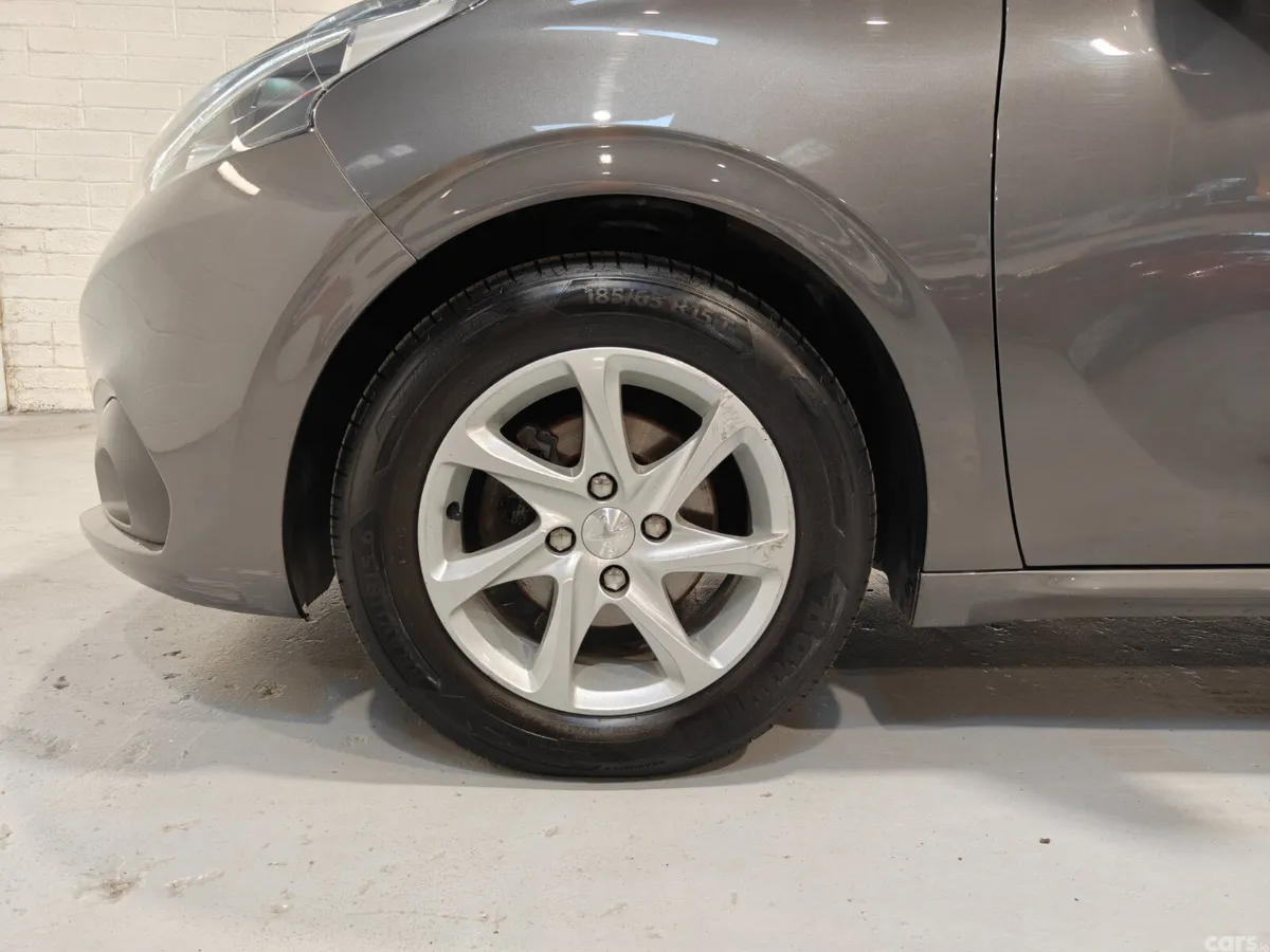 Peugeot 208 Hatchback, Petrol, 2019, Grey