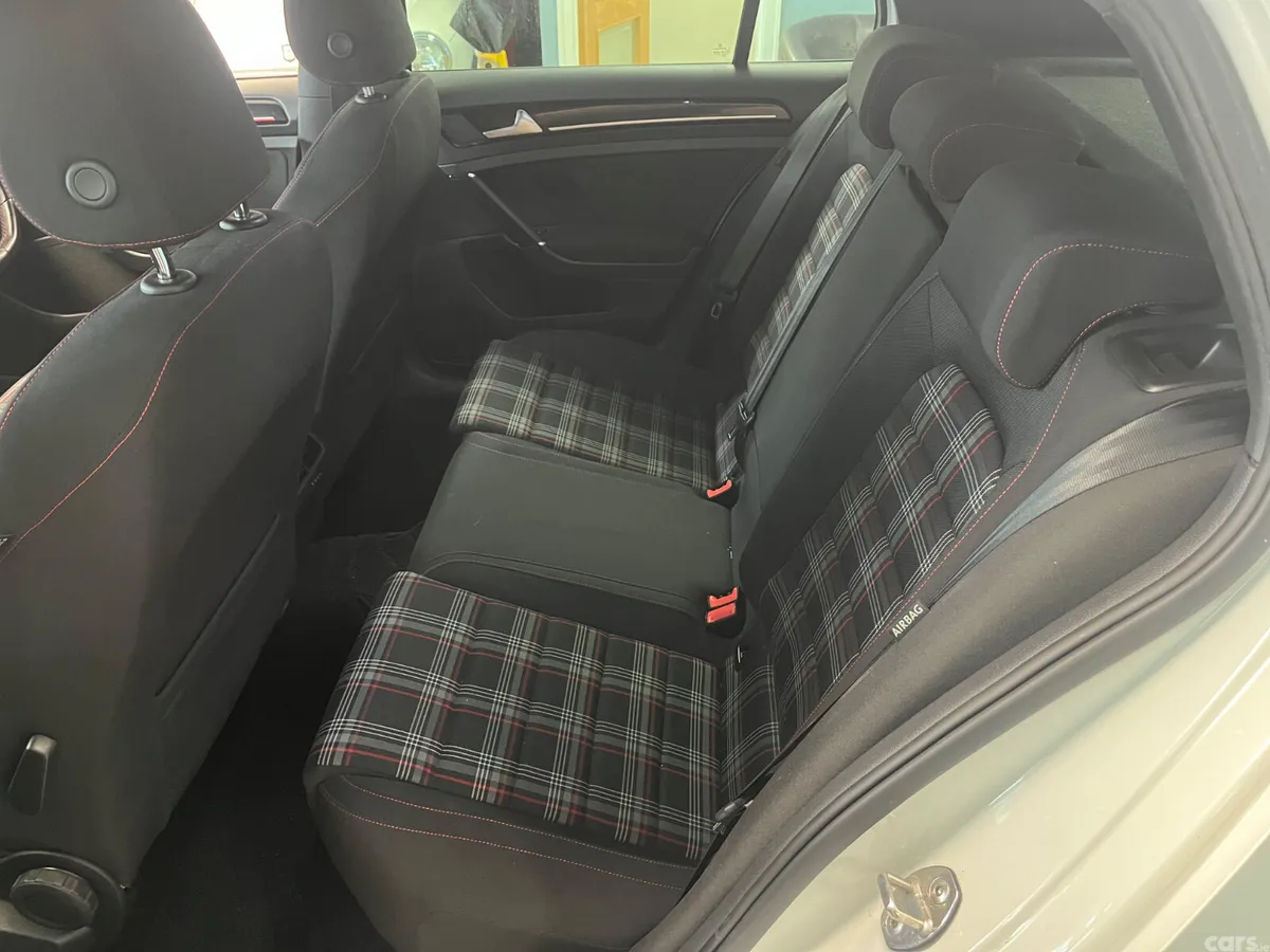 Volkswagen Golf Hatchback, Petrol, 2014, White