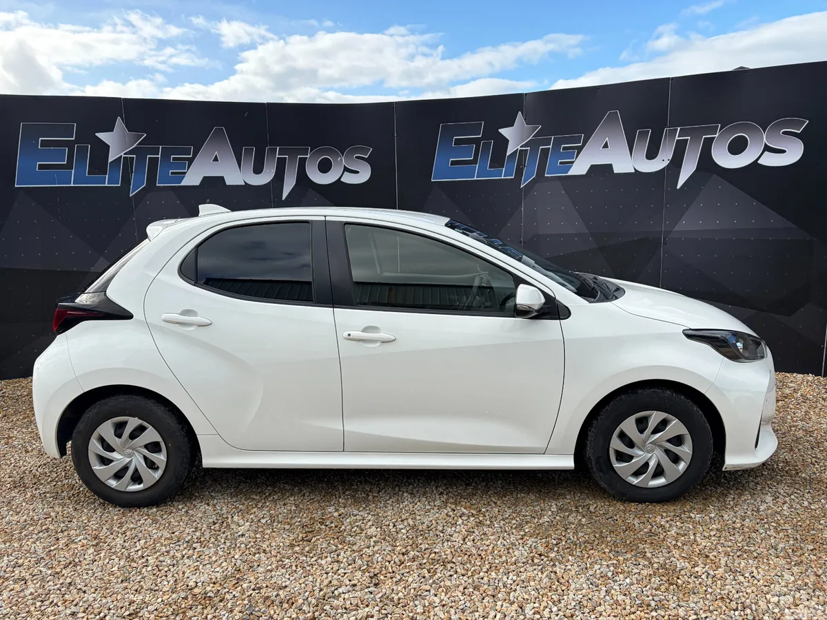 Toyota Yaris Hatchback, Petrol, 2020, White