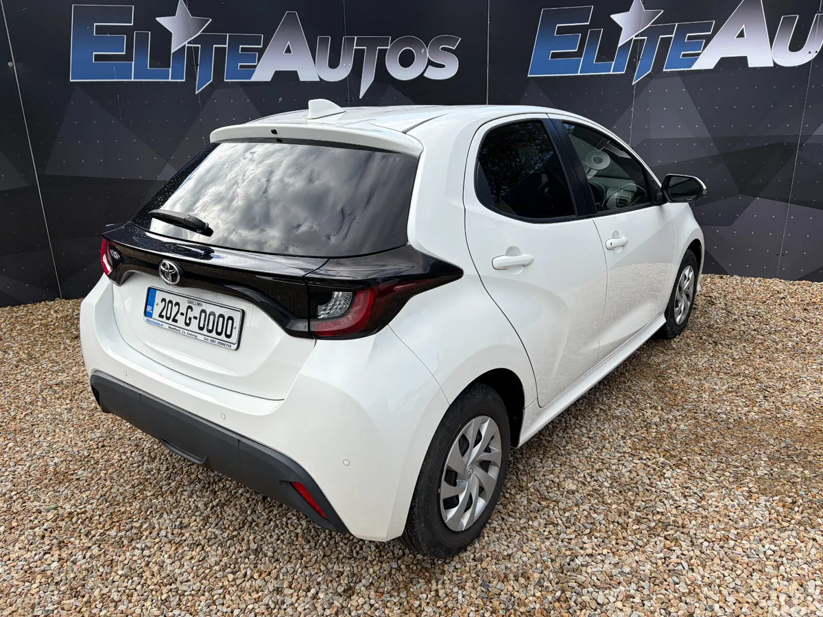 Toyota Yaris Hatchback, Petrol, 2020, White