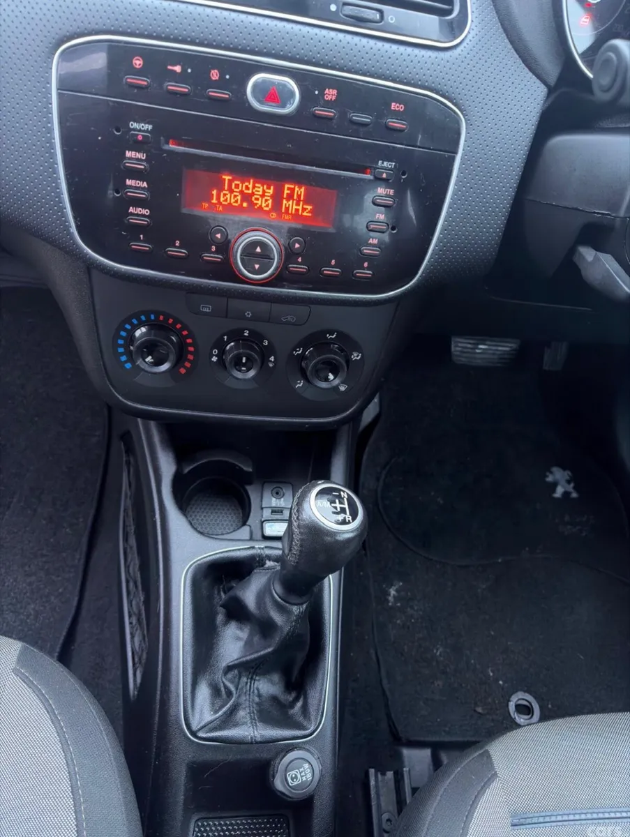 Fiat Punto Hatchback, Petrol, 2012, Red