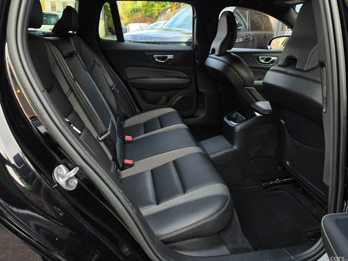 Volvo V60 Estate, Petrol Hybrid, 2022, Black