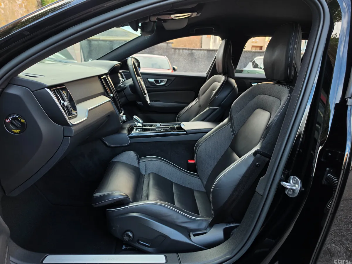 Volvo V60 Estate, Petrol Hybrid, 2022, Black