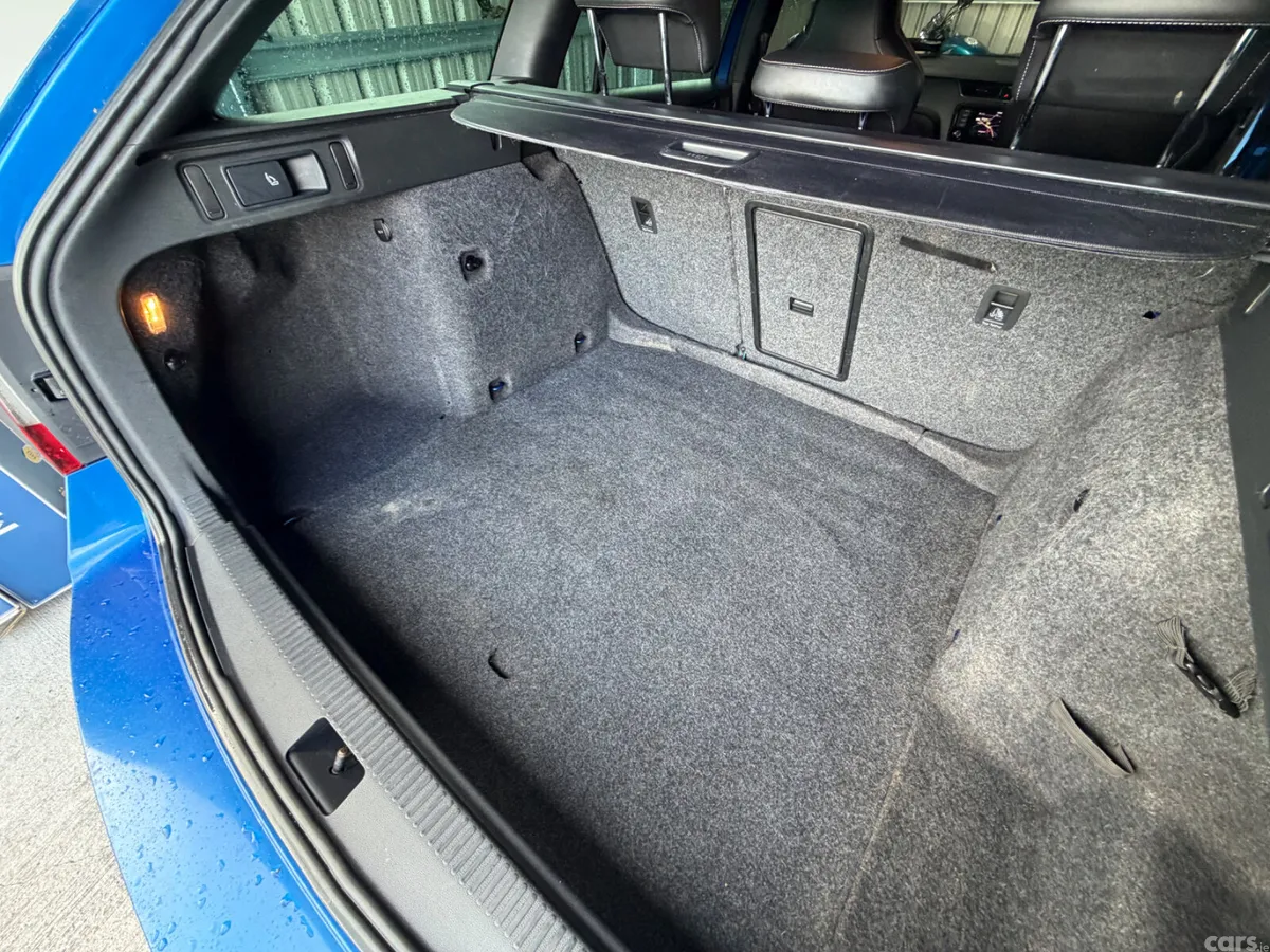 Skoda Octavia Hatchback, Diesel, 2014, Blue