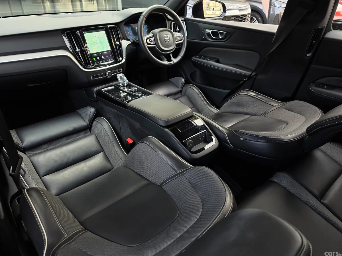 Volvo V60 Estate, Petrol Hybrid, 2022, Black