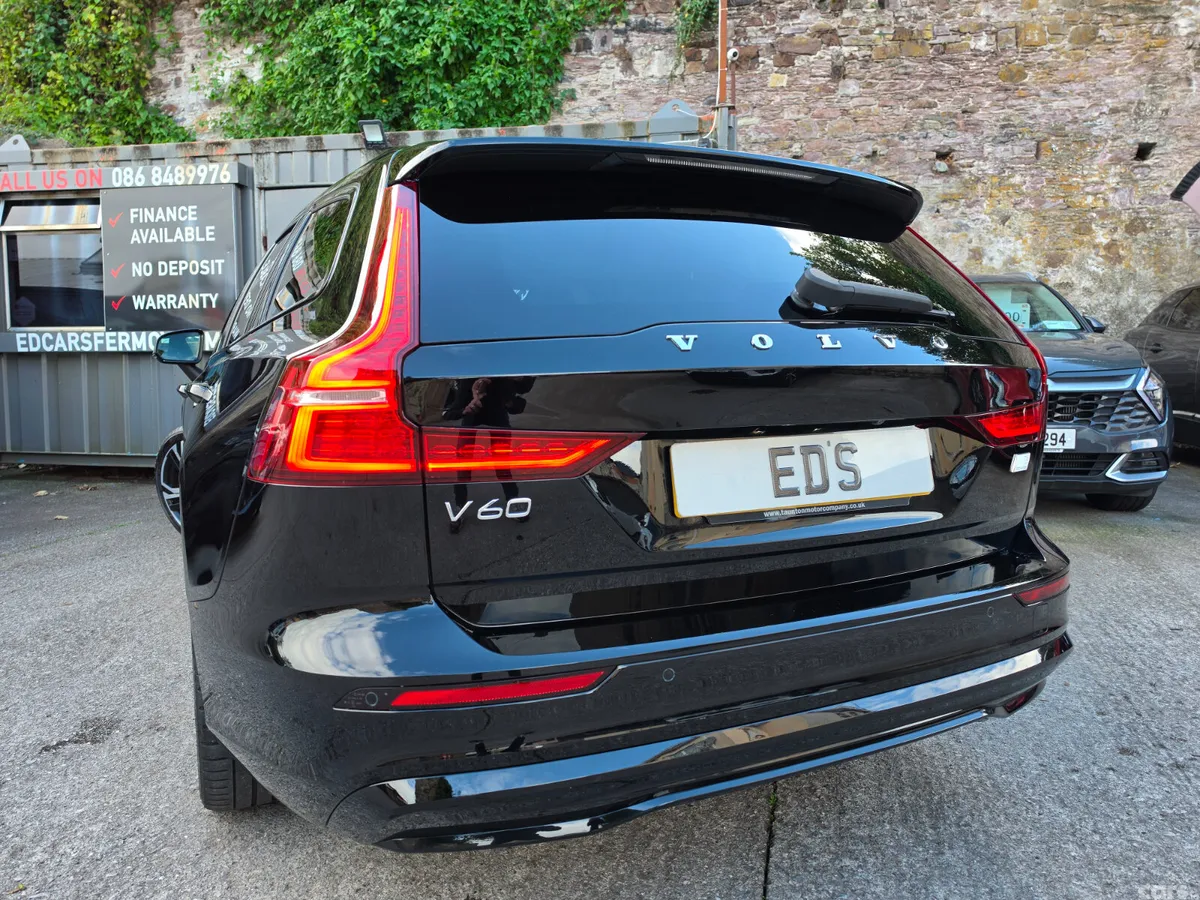 Volvo V60 Estate, Petrol Hybrid, 2022, Black