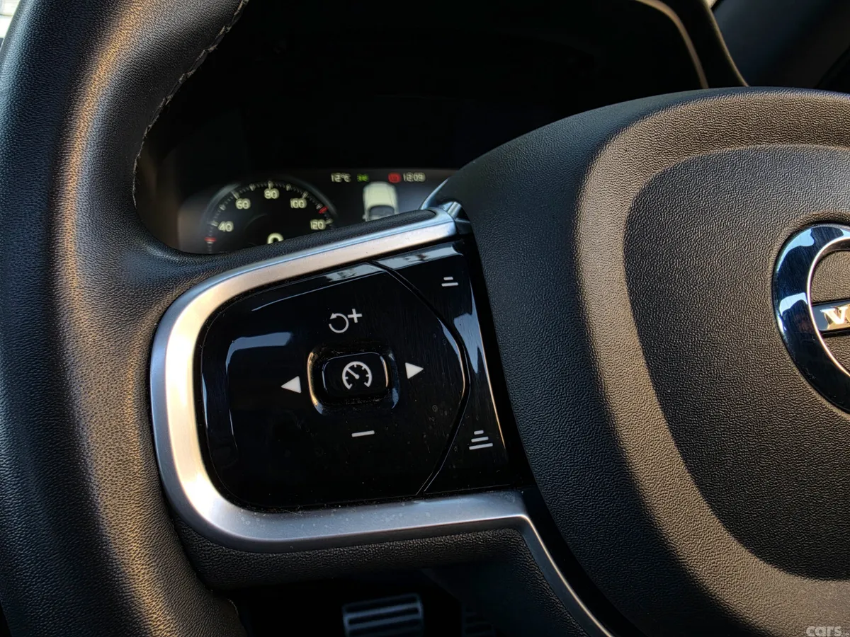 Volvo V60 Estate, Petrol Hybrid, 2022, Red